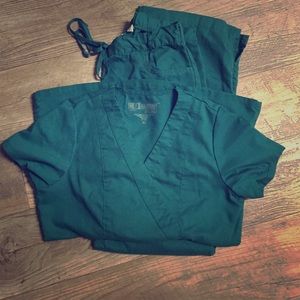 Hunter green greys anatomy XS scrub set