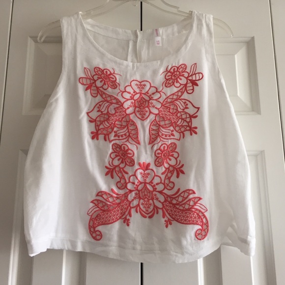 White and coral xhiliration top tank large