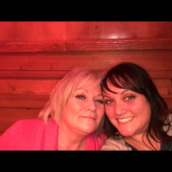 Meet your Posher, Debbie - Picture 1 of 1