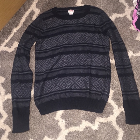 Striped Patterned Black Sweater - Picture 1 of 1