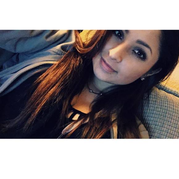 Meet your Posher, Lucia - Picture 1 of 1