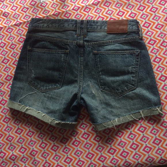 Madewell distressed jean shorts - Picture 2 of 3
