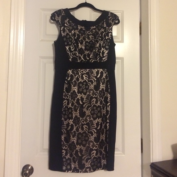 Black & Nude lace dress - Picture 1 of 4
