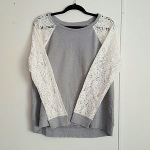 Apt. 9 Lace sleeve sweatshirt gray/white L