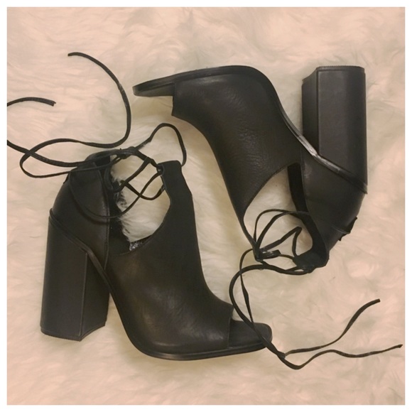 UNIF '94 Heels - Picture 3 of 4