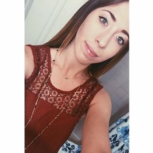 Meet your Posher, Victoria