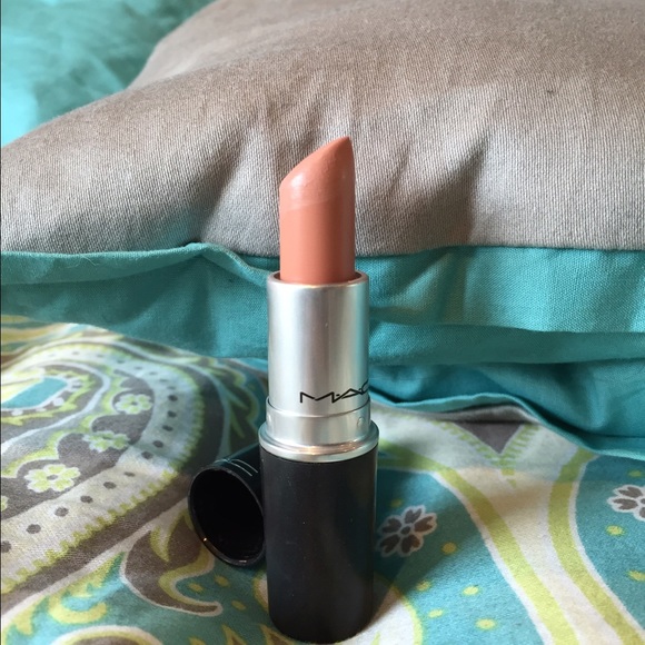 MAC Myth Lipstick