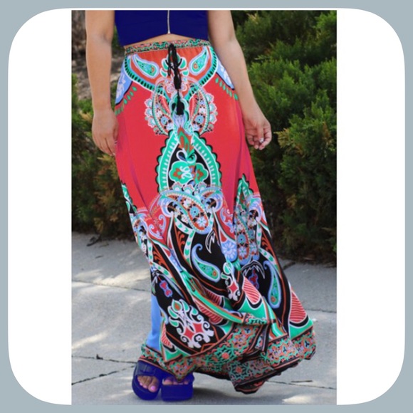 Boutique Dresses & Skirts - Bundle! Maxi Skirt,black tank top, orange dress!