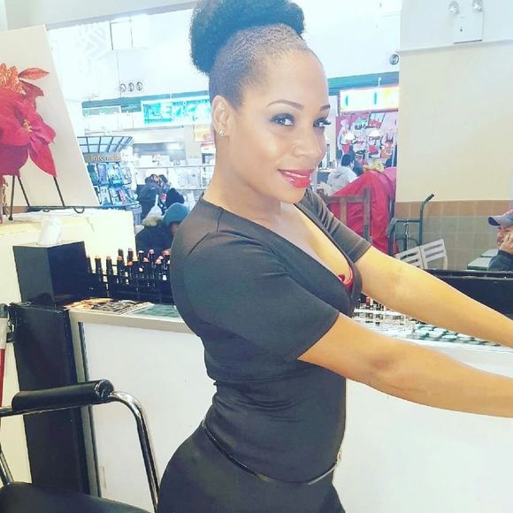 Meet your Posher, Toya