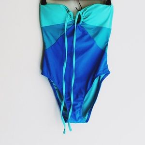 Color block One Piece Swim Suit