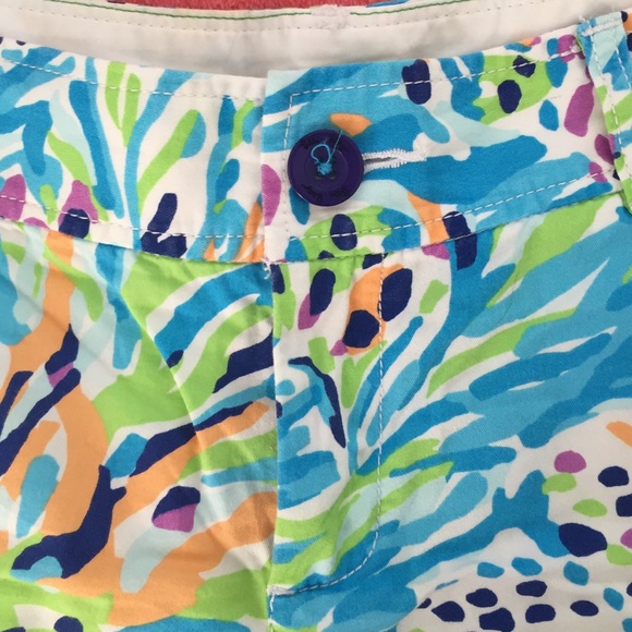 SOLD Lilly Pulitzer Callahan Shorts - Picture 4 of 4