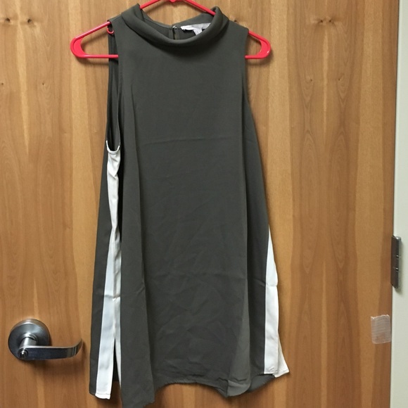 HOST PIC 🎉🎉💕High slit tunic - Picture 3 of 3