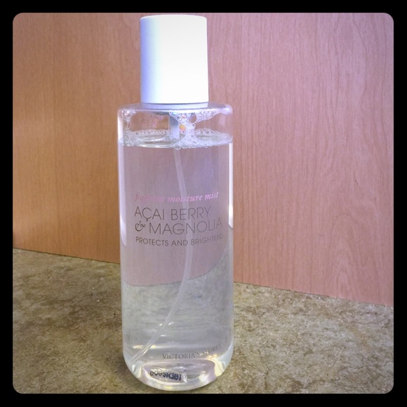 Victoria's Secret acai berry and magnolia mist