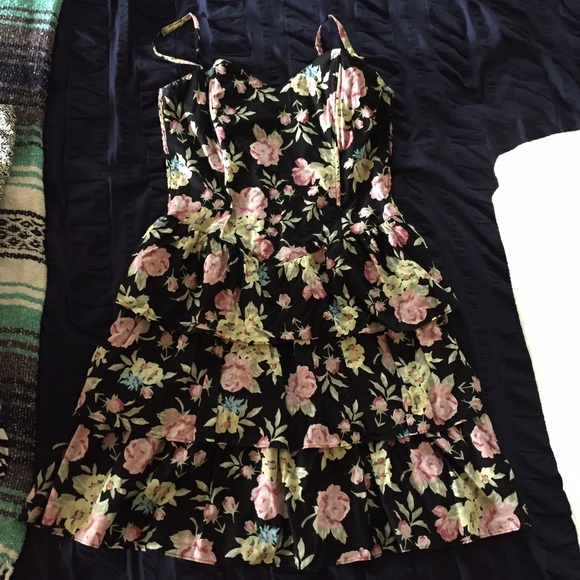 H&M Dresses & Skirts - 🎉final price Flower HM dress
