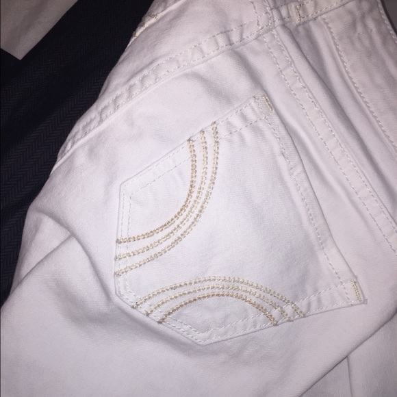 White Hollister Super Skinny Jeans - Picture 3 of 3