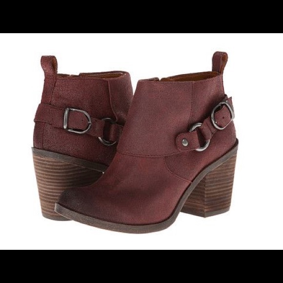 Lucky brand oppus zip boot