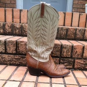 *CLOSET CLOSING SALE* Vintage Snakeskin Boots