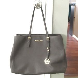 Michael kors shoulder purse.