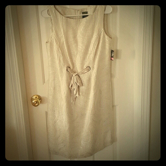 *NWT* Taylor Dress Size 10 From Macys
