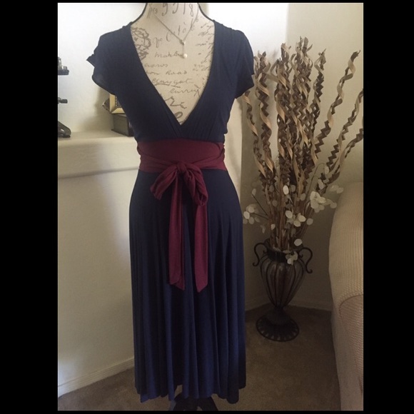 Flowy form fitting sundress!