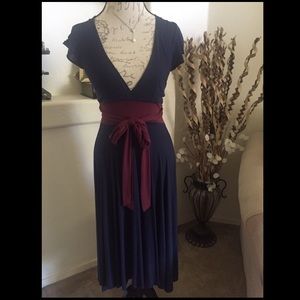 Flowy form fitting sundress!