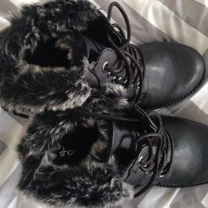 Brand new: Black chunk woman's combat boot