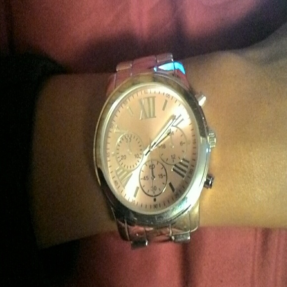 Watch - Picture 2 of 3