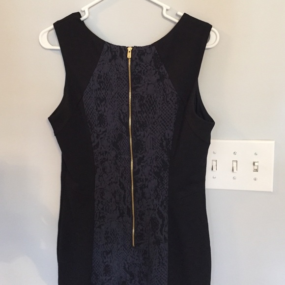 Dress - Picture 3 of 3