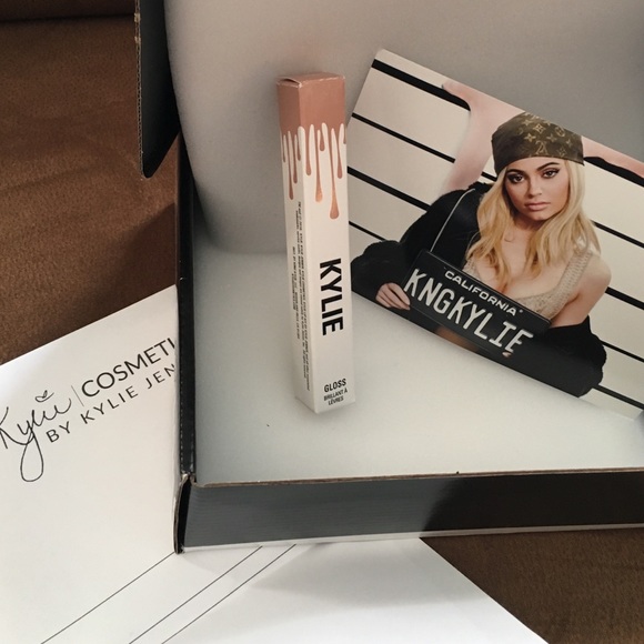 Kylie lip gloss in So Cute