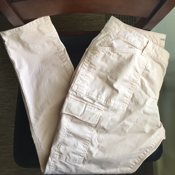 GAP Khakis • SZ 12 • Skinny Boyfriend