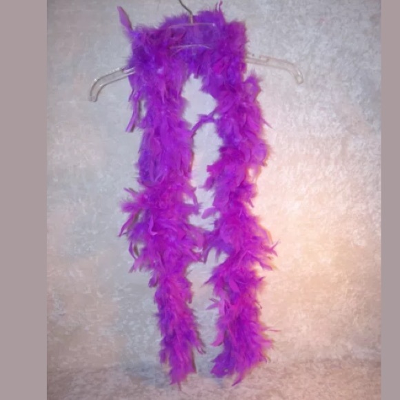 Purple Soft Feather Boa 💋TRADE💋 don't buy - Picture 1 of 3