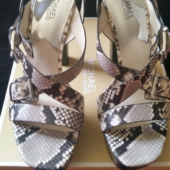 Brand New Authentic Michael Kors "Josephine" - Picture 3 of 4