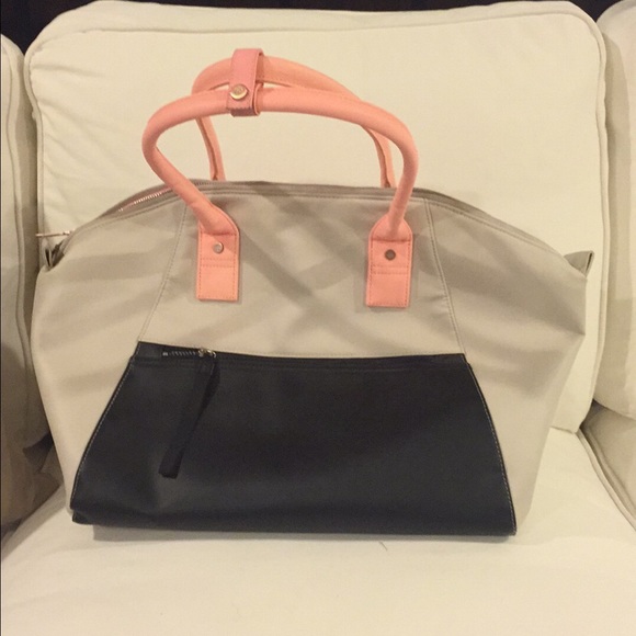 Lululemon Vinyasa to Vino bag