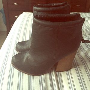 Torrid Black Booties 10w