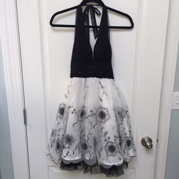 XOXO Tulle Halter Dress - Picture 3 of 4
