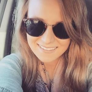 Meet your Posher, Caitlin