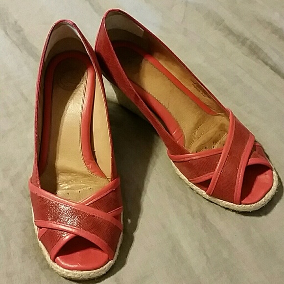 Nurture Antonia wedge peep toe