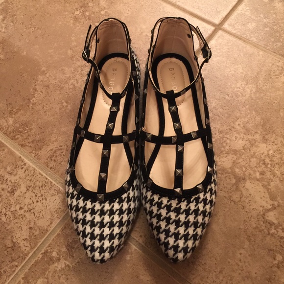 Houndstooth flats