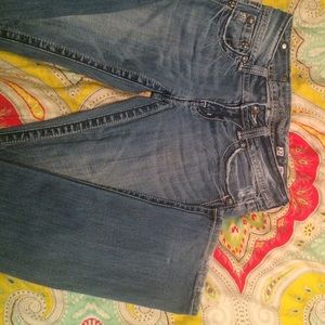 Light wash bootcut Miss Me jeans!