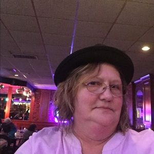 Meet your Posher, Marcia