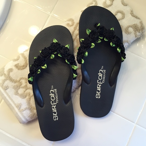 Woman's flower flip flops