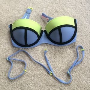 SALE🔥Bikini flirt bandeau from VS