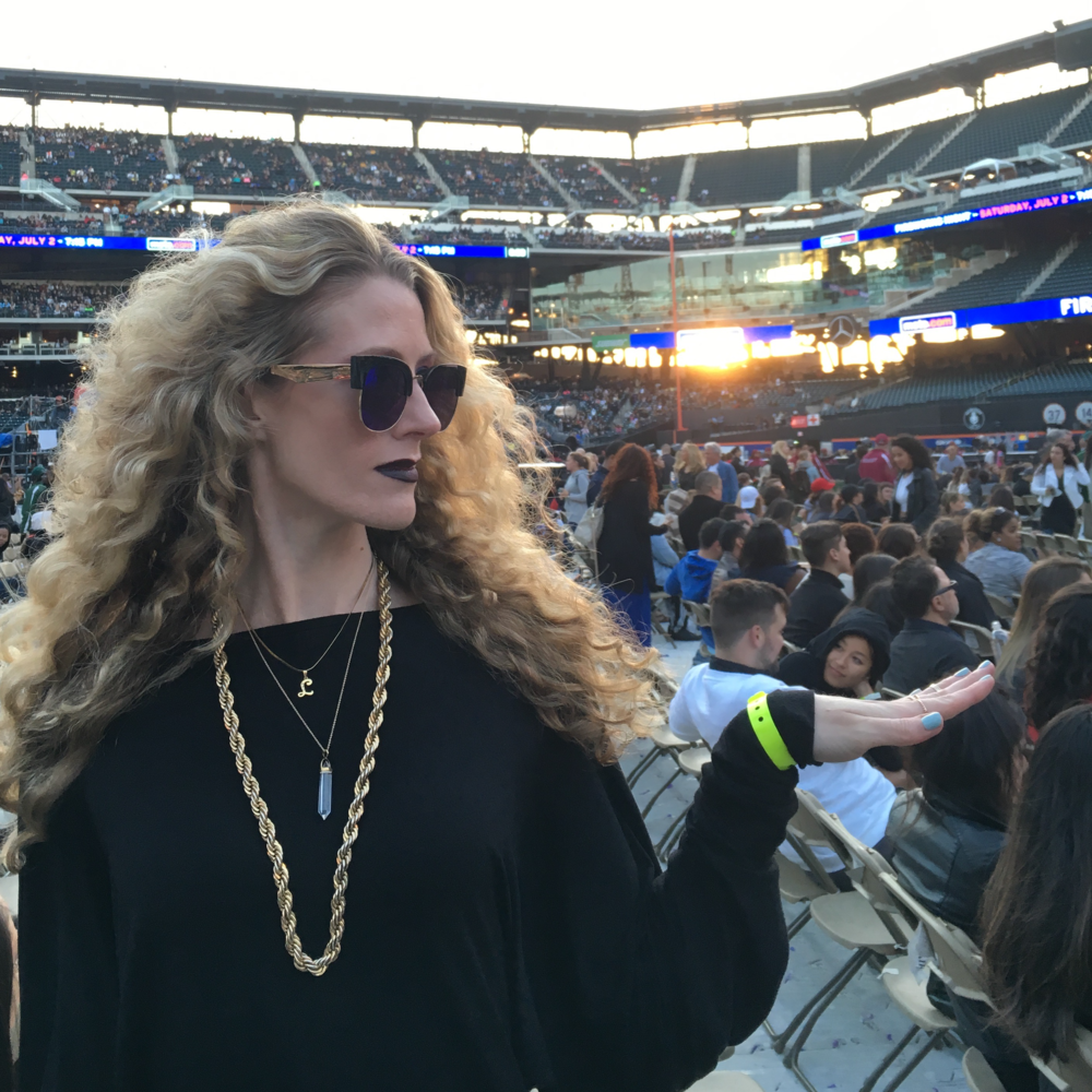 Meet your Posher, Laurie