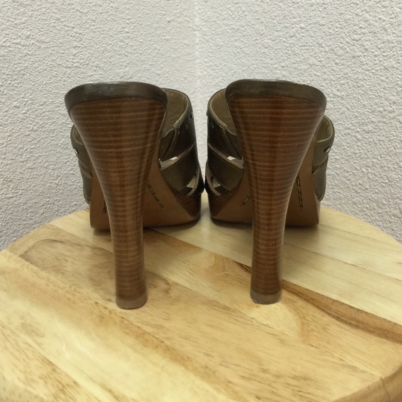 Michael Michael Kors bronze heels - Picture 2 of 4