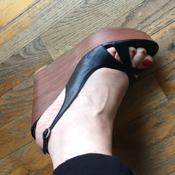 🎯Donated🎯Steve Madden Black Sauna Wedge Sling Back - Picture 3 of 4