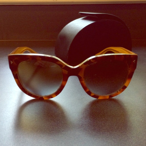 Prada Oversized Wayfarer Sunglasses - Polarized