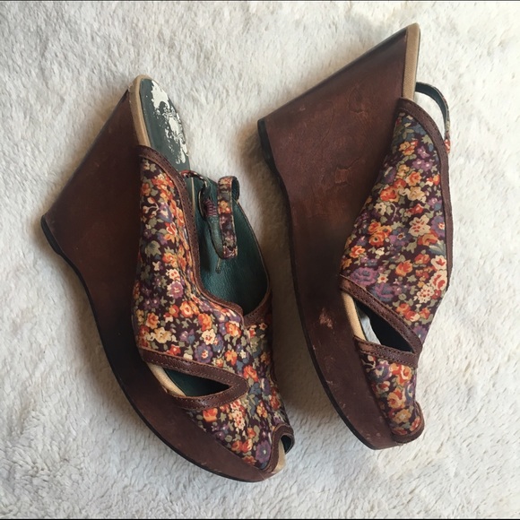 Summer floral wedge shoes