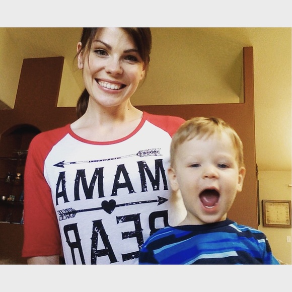 Sale⭐️Mama Bear Raglan Tee - Picture 4 of 4