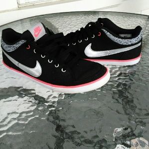 Women's Nike Shoes