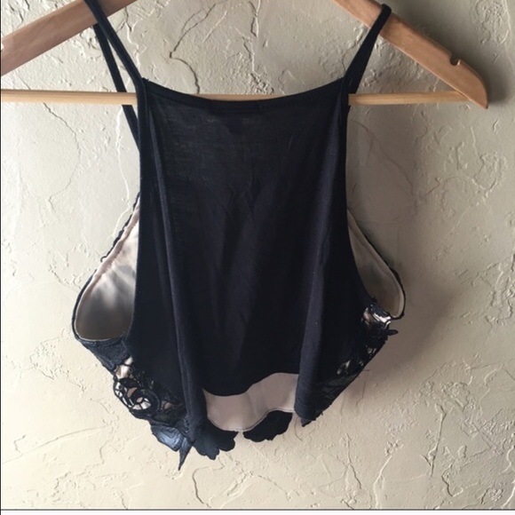 🔸REPOSHING Lace Crop Top🔸 - Picture 2 of 3